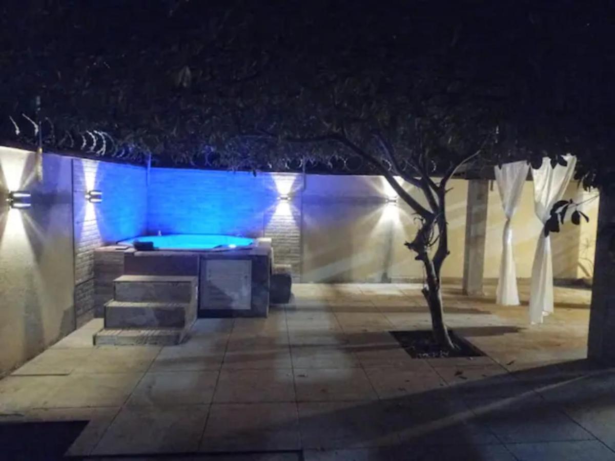 Casa Com Spa De Hidro, Aquecedor E Cromoterapia A 1,0 Km Do Centro Chapada dos Guimarães Екстериор снимка