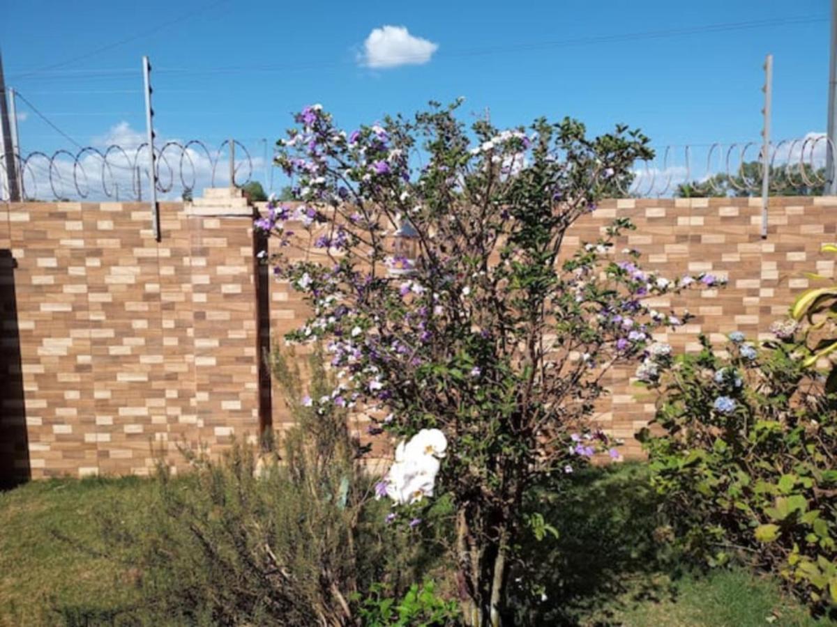 Casa Com Spa De Hidro, Aquecedor E Cromoterapia A 1,0 Km Do Centro Chapada dos Guimarães Екстериор снимка